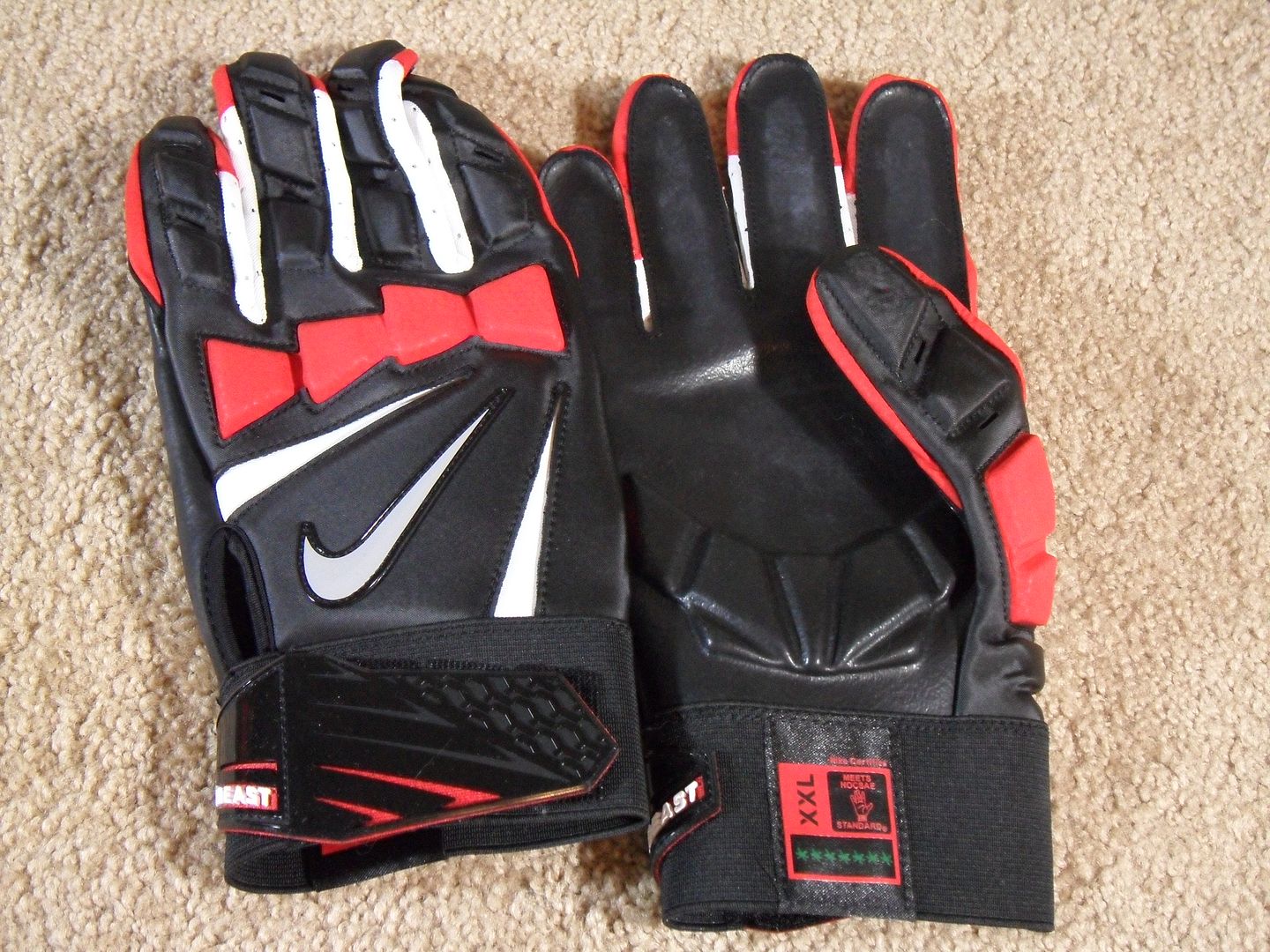 nike hyperbeast gloves